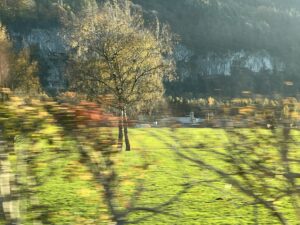 Sanfte Herbstbilder zum Fahren