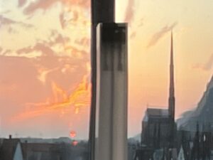 Spiegelbild Kirche St. Georgen in Freiburg