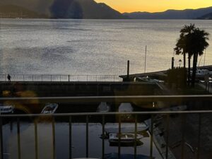 Frühlingsansicht vom Lago Maggiore - Fotografie