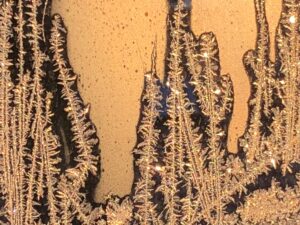 Eiskristall auf Scheibe